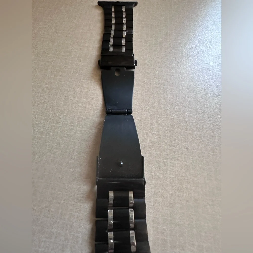 Stainless Steel Black and Silver Apple Smartwatch Band - Adjustable 42/44/45MM